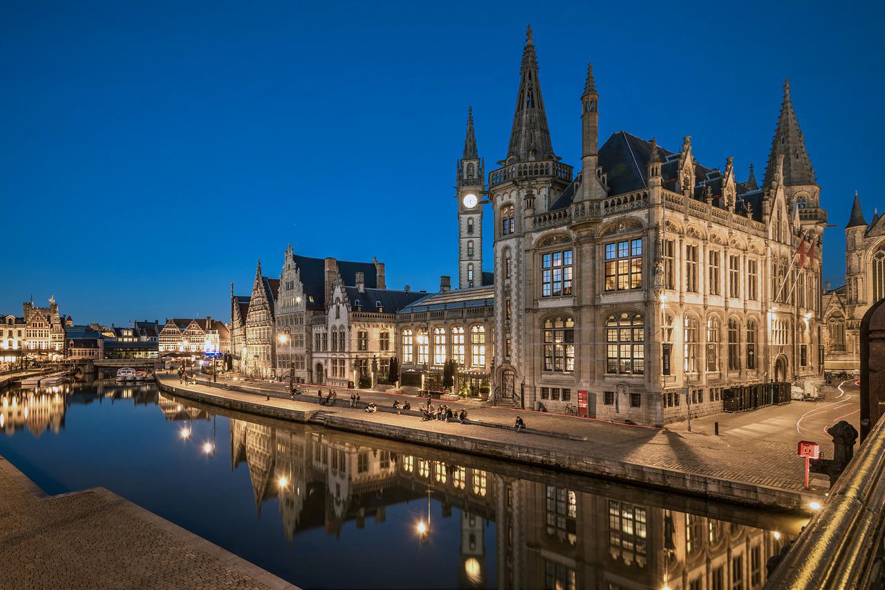 Belgian regulator calls for overall limit on advertising volume